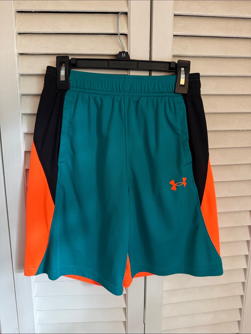 Under Armour Teal, Orange & Black Men's Athletic Shorts BOYS YOUTH MEDIUM
